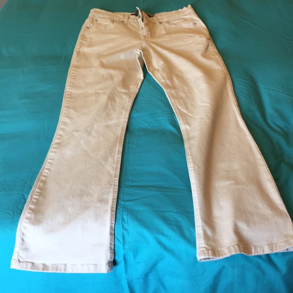 Gloria Vanderbilt beige jeans
